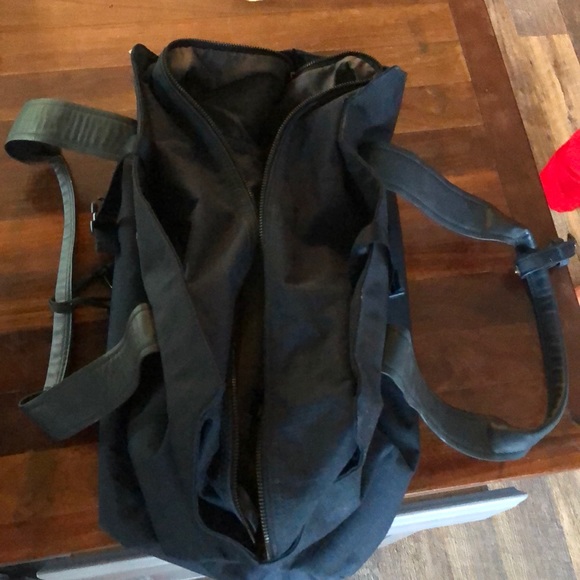 Lululemon “go wold” duffle bag. - Picture 3 of 5